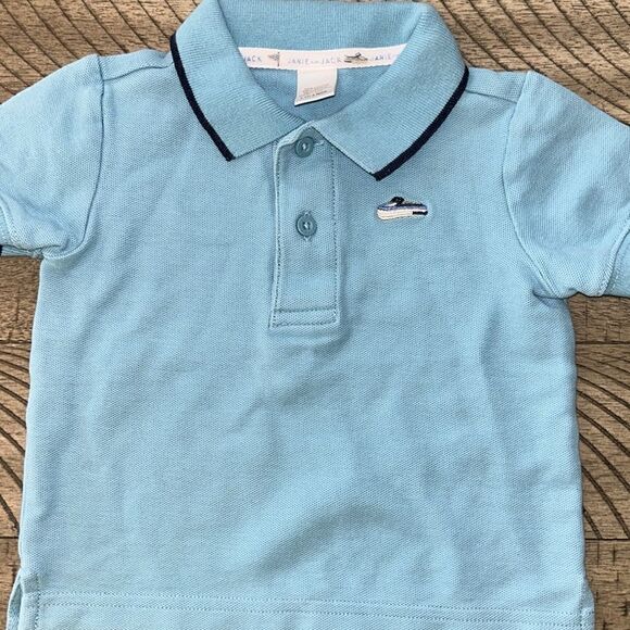 Blue Whale 🐳 💯 cotton shirt 👕 for your wee one ☝️ 2 buttons easy on off. - Picture 1 of 17